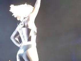 It peta the ass to the new assassin culona